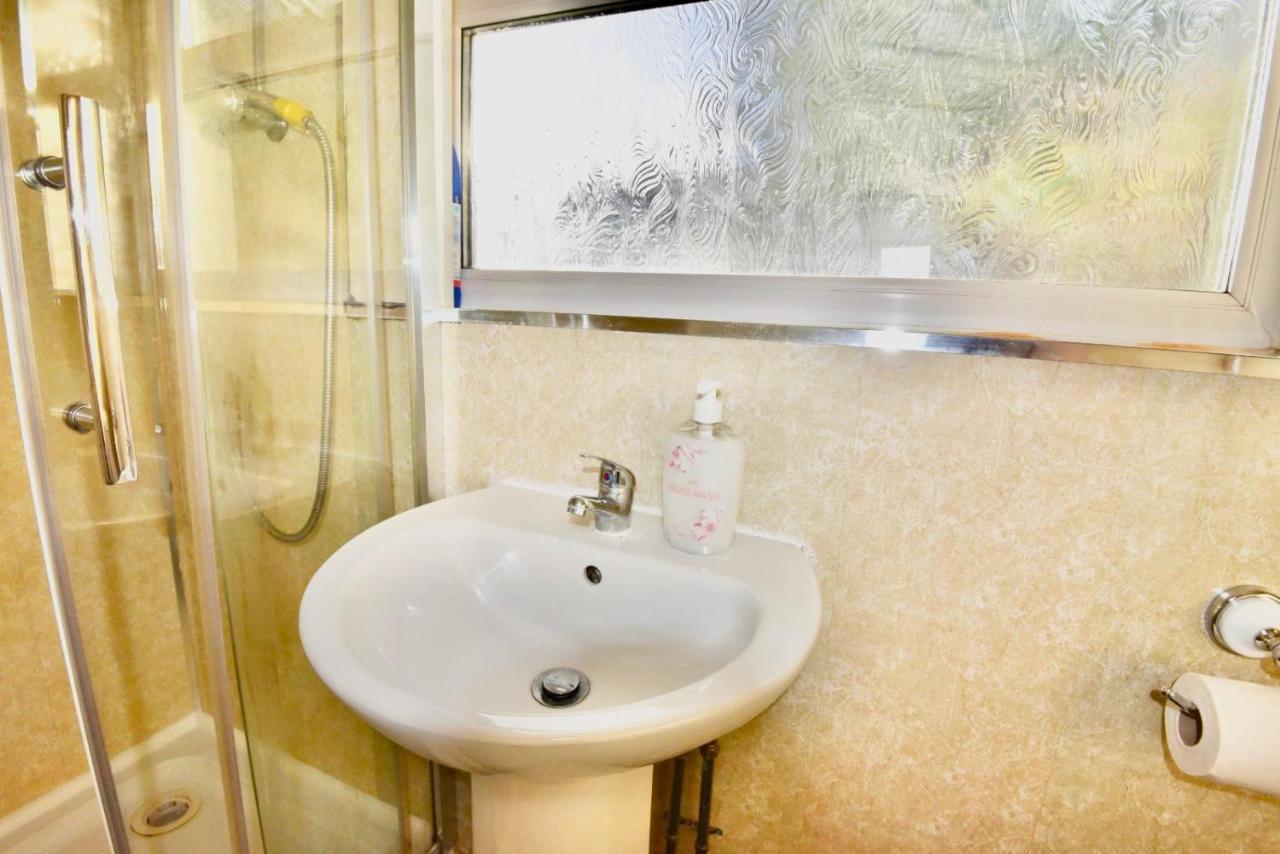 Come On In Villa Pontypridd Exterior photo