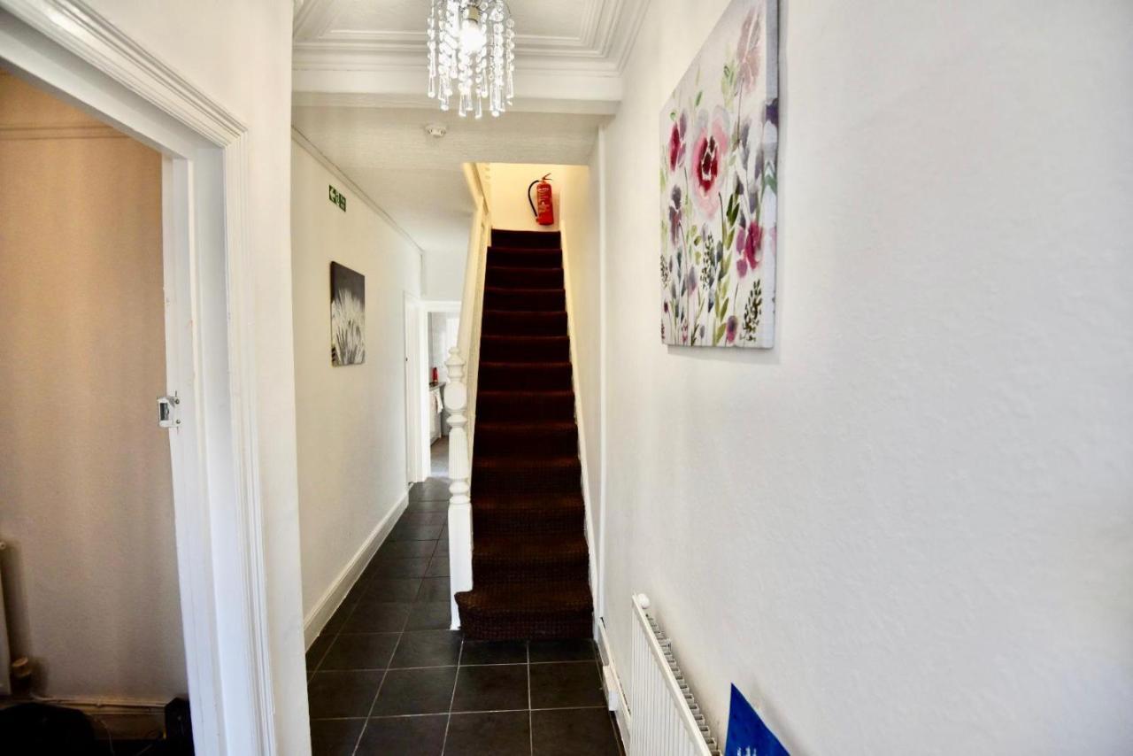 Come On In Villa Pontypridd Exterior photo