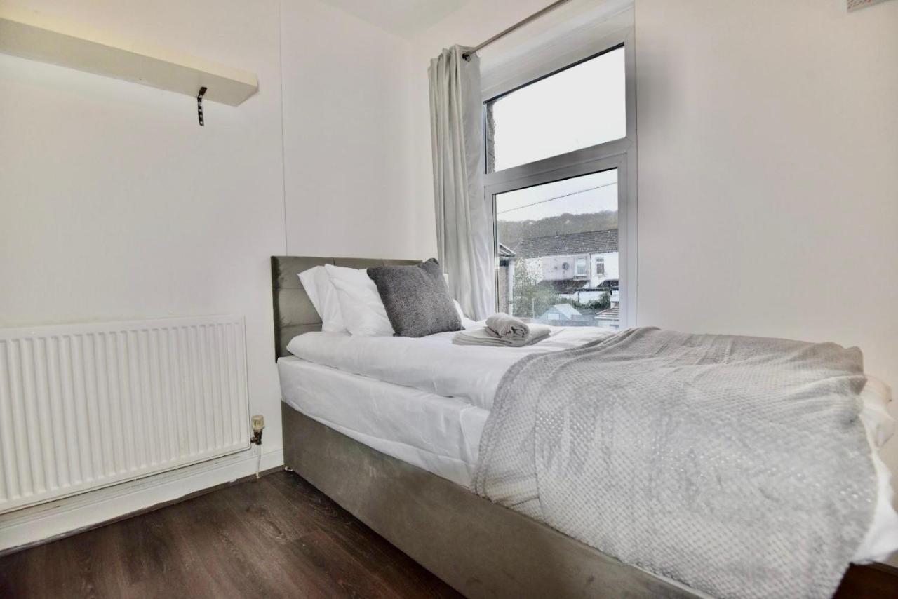 Come On In Villa Pontypridd Exterior photo